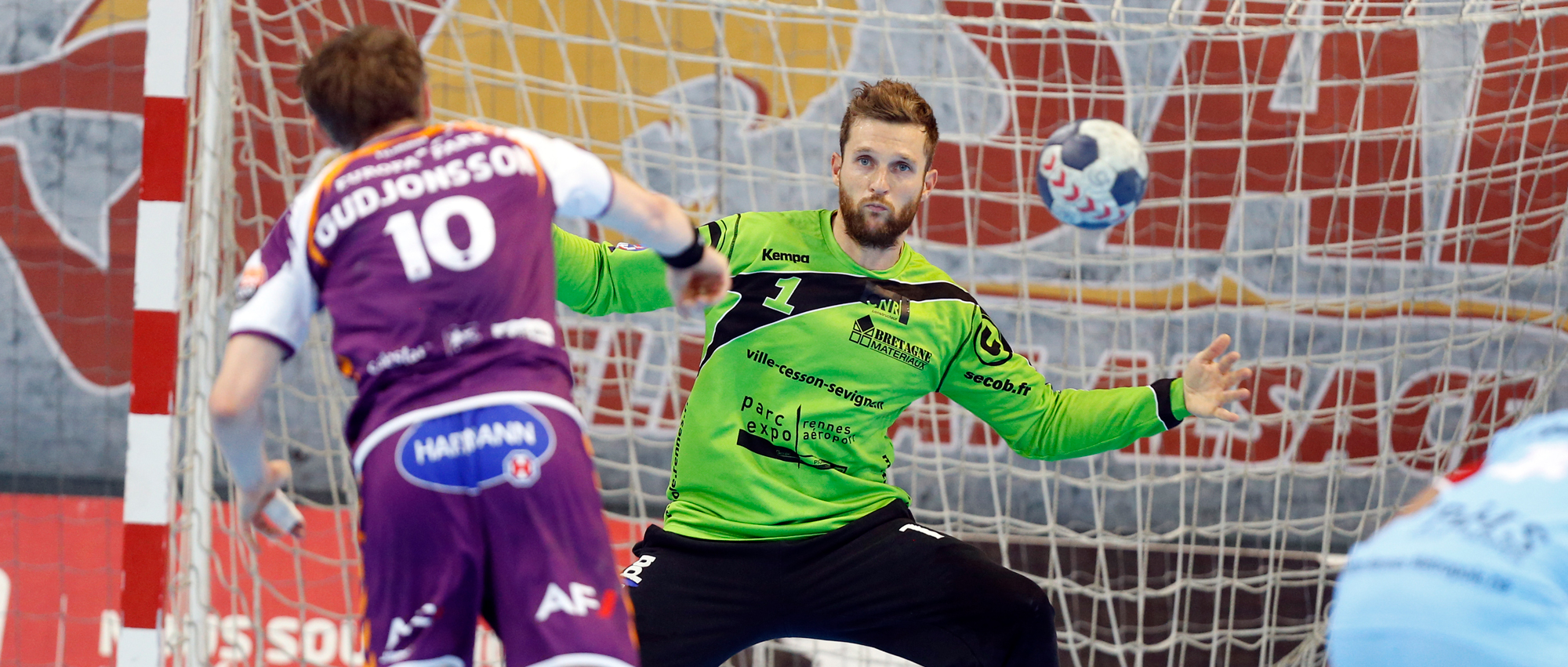 Mickaël Robin, ici face au sélestadien Snorri Guðjónsson, a passé 2 saisons sous les couleurs de Cesson-Rennes (2014 à 2016).