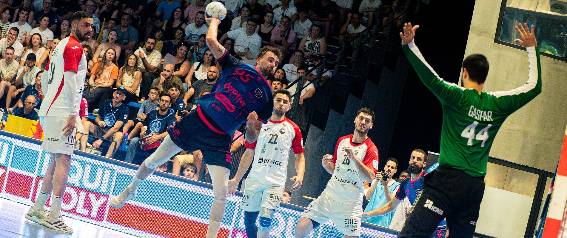 Caen et Pau Billère prennent les devants